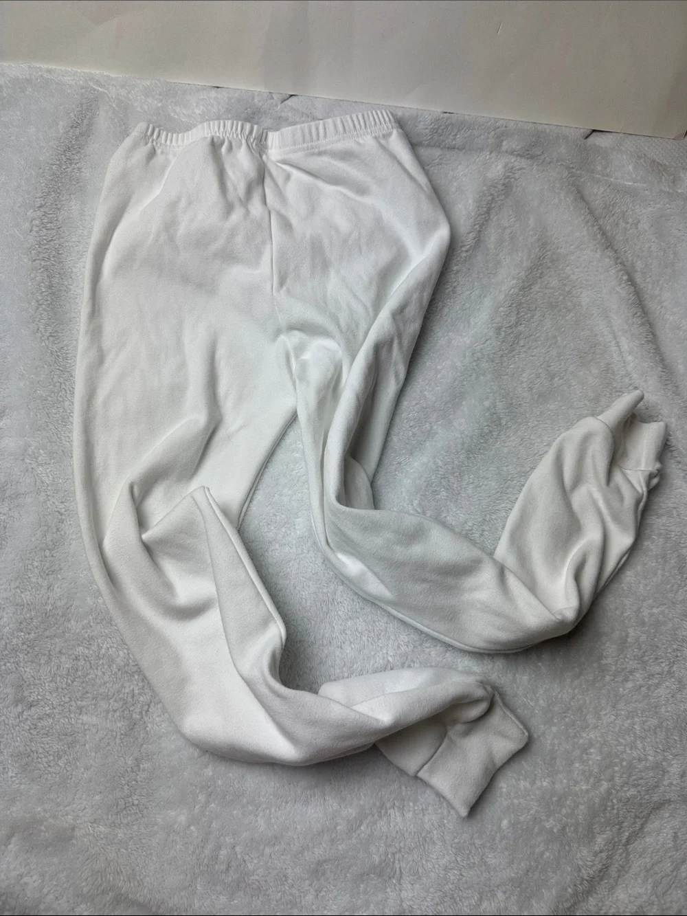 Kids White Long-Sleeve Pajama Set - Classic Comfort | Size 8